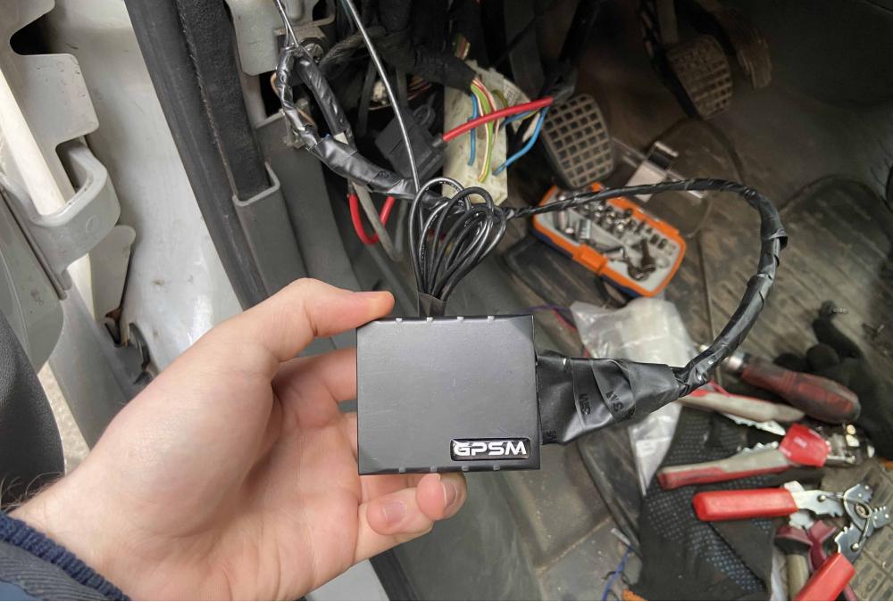 Система GPS контроля расхода топлива на грузовой фургон Iveco Daily 70 C17 изображение 3