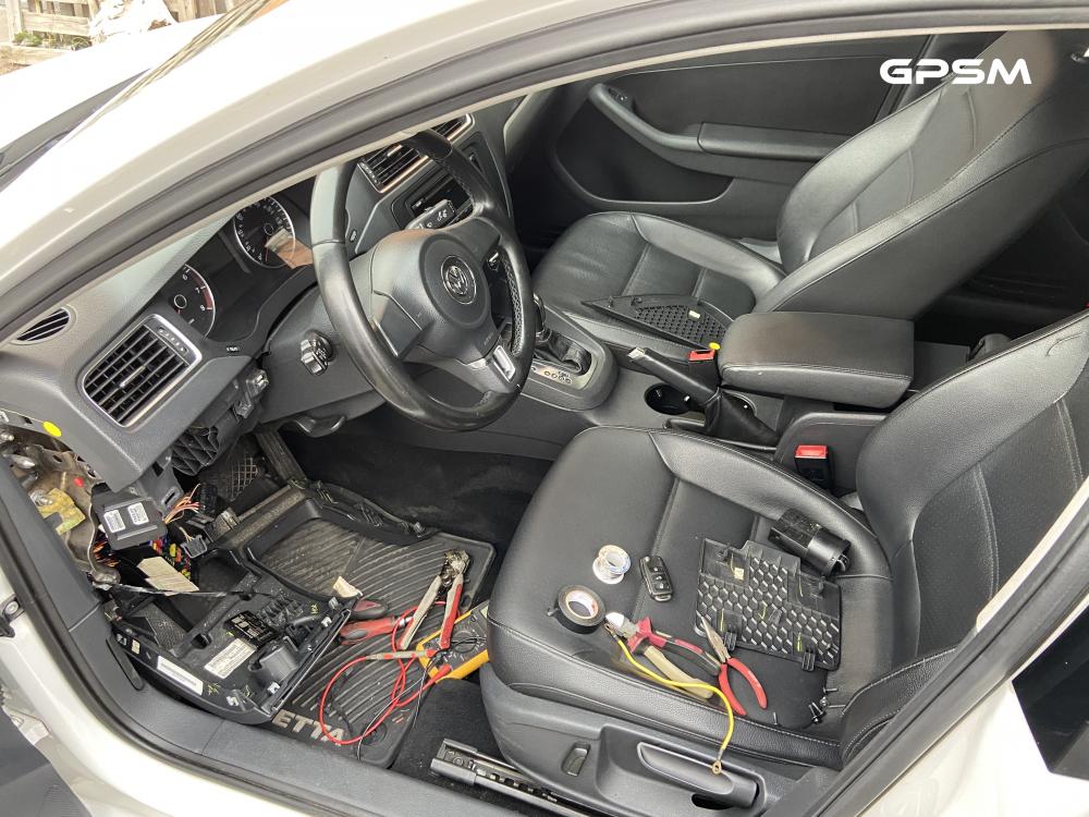 GPS маяк для слежения за авто Volkswagen Jetta изображение 3
