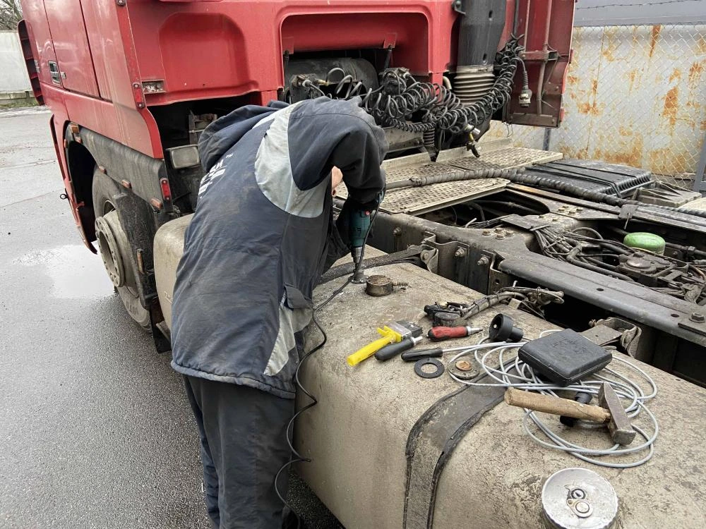 Система GPS с датчиком уровня топлива на DAF изображение 4