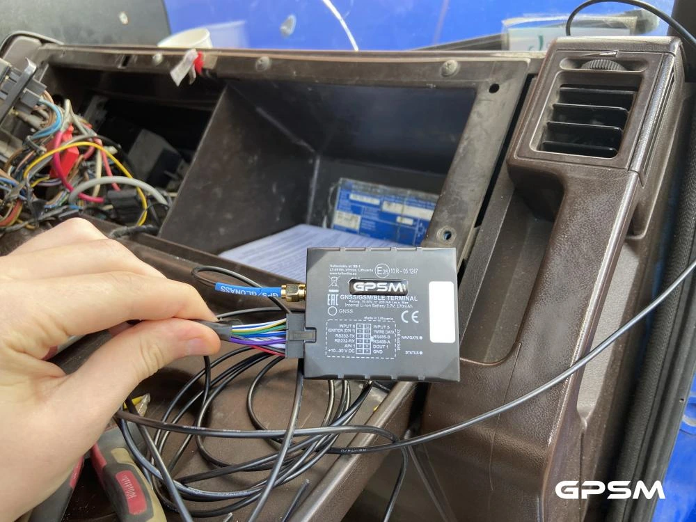 Система слежения и контроля топлива для грузового