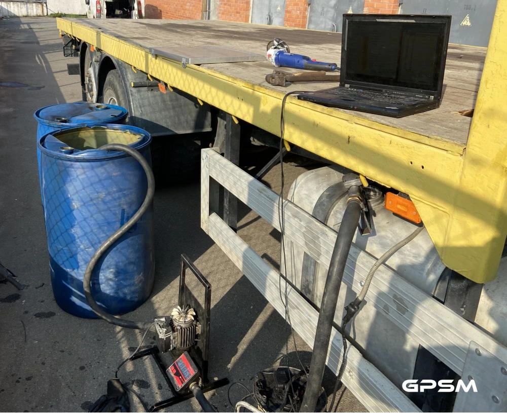 GPS контроль транспорта с датчиком уровня топлива