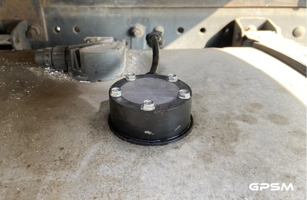 GPS контроль транспорта с датчиком уровня топлива