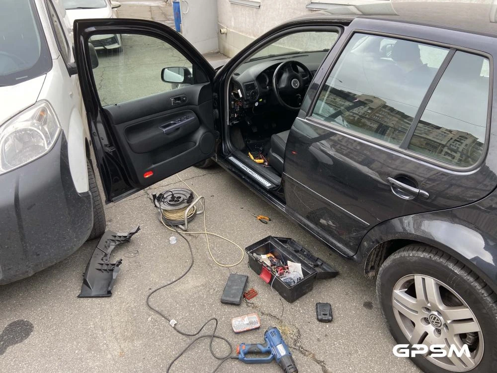 Монтаж GPS трекера на автомобіль Volkswagen зображення 2