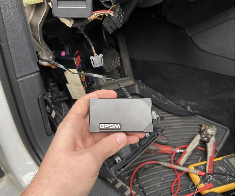 GPS маяк для слежения за авто Volkswagen Jetta изображение 4