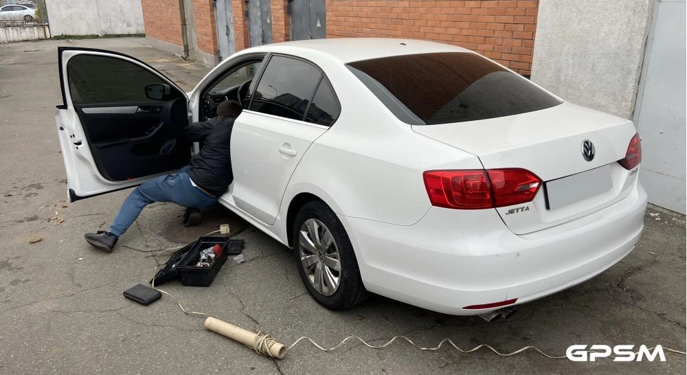 GPS маяк для слежения за авто Volkswagen Jetta изображение 2